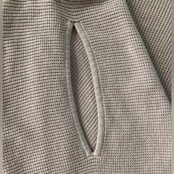 Lululemon Forward Flow Poncho - Picture 4 of 4